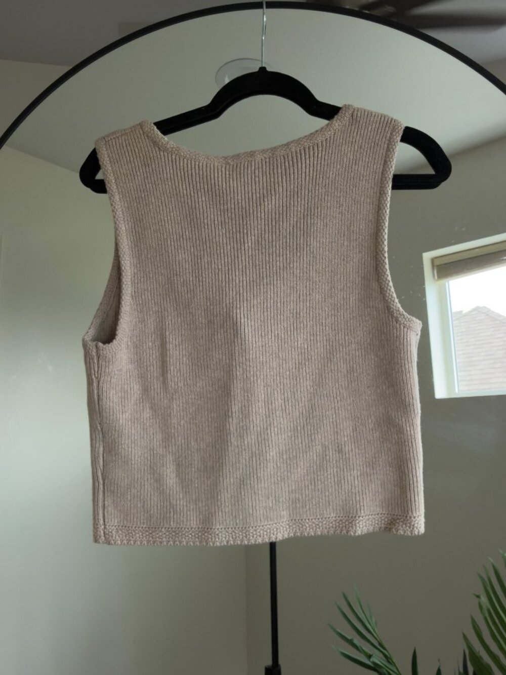 The A&F Mara Button-Up Sweater Vest - Picture 2 of 4